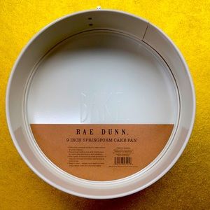 Rae Dunn 9 inch Springform Cake Pan